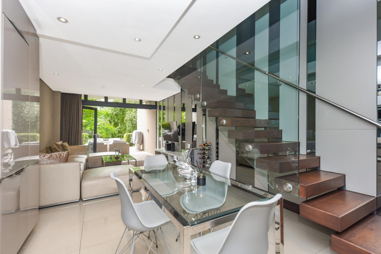 2 Bedroom Apartment / flat for sale in Melrose Arch P24113714340