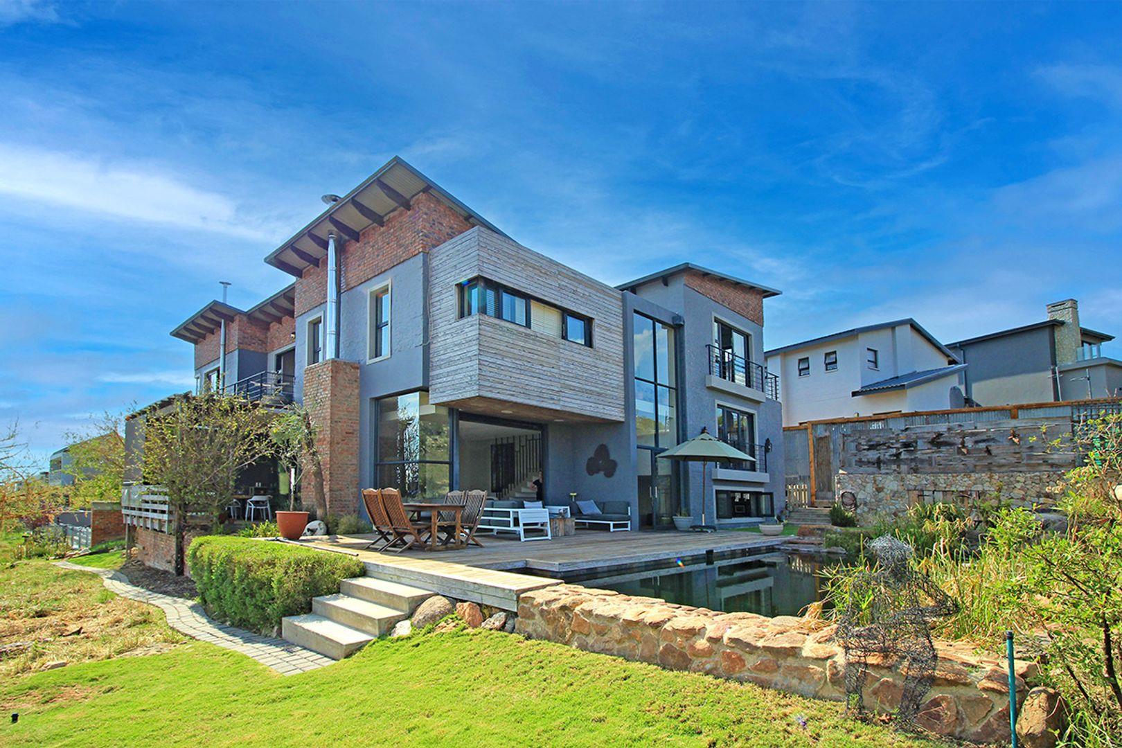 5 Bedroom House for sale in Waterfall Country Village P24113715125