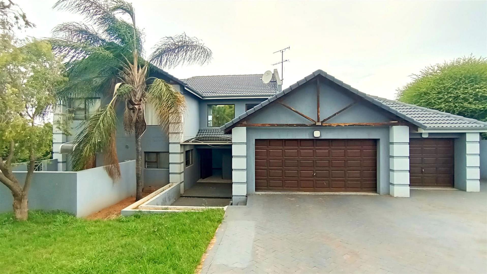 4 Bedroom House for sale in Kosmos Ridge P24113531822