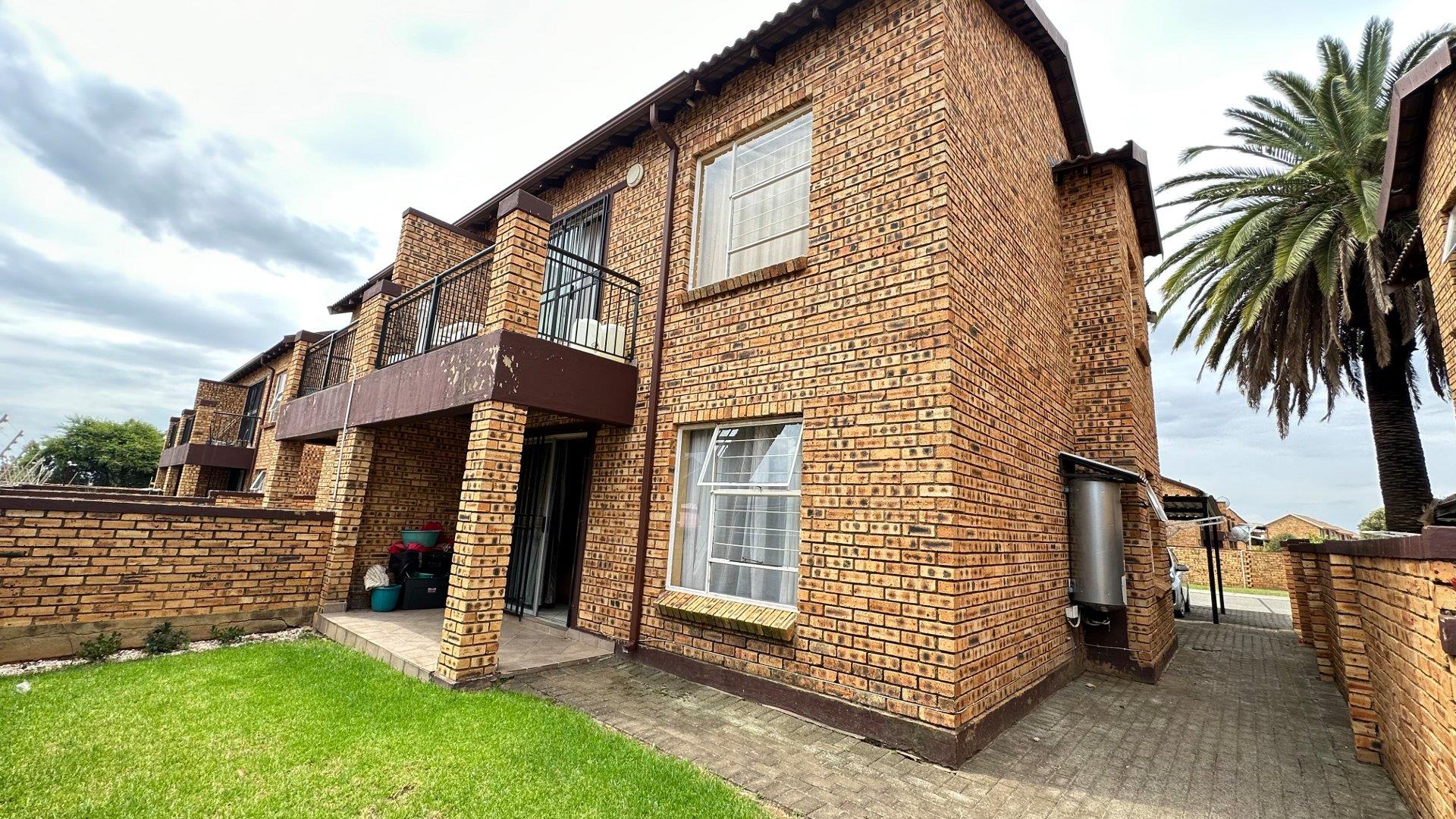 Honeypark Property Apartments / flats for sale in Honeypark