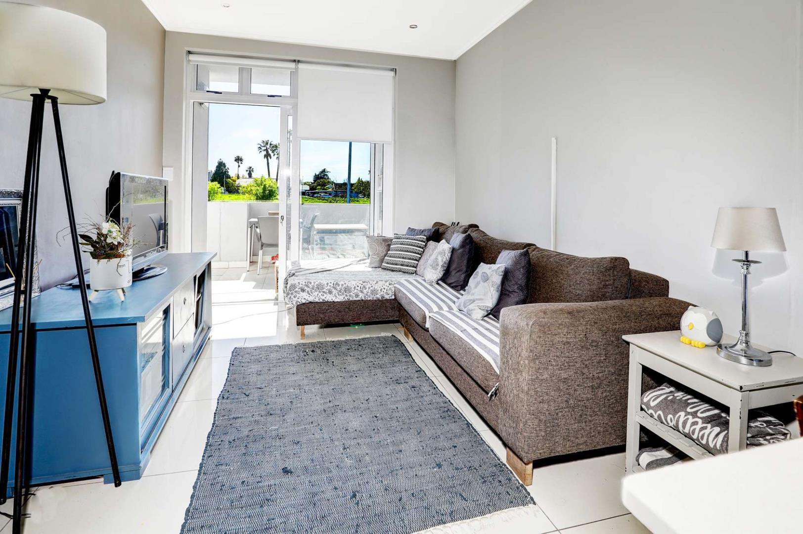 2 Bedroom Apartment / flat for sale in Durbanville Central P24113718064