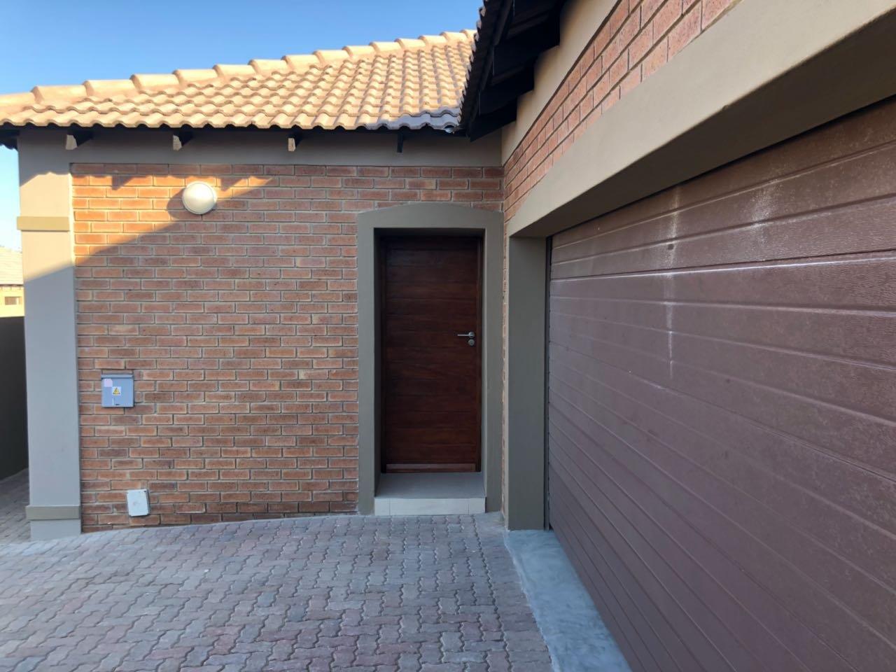 Van Der Hoff Park Property Property and houses to rent in Van Der