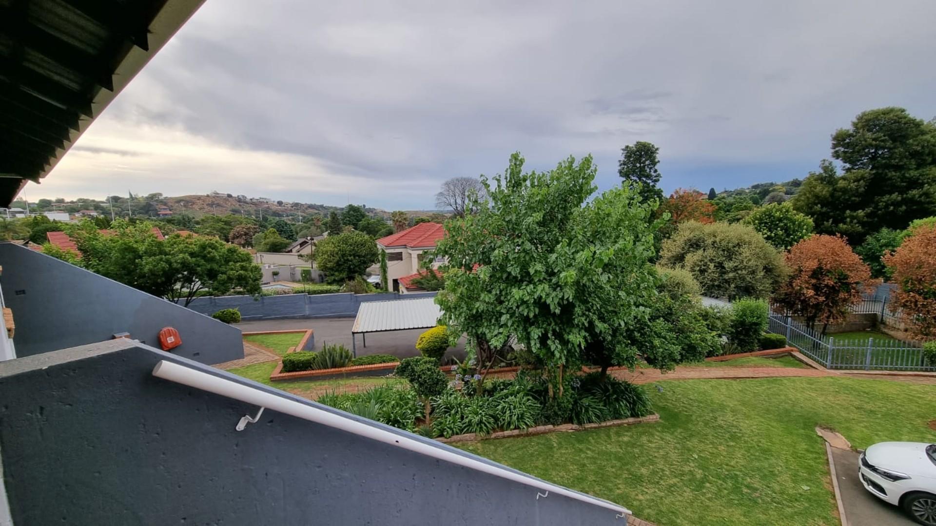 Florida Glen Property Apartments / flats for sale in Florida Glen