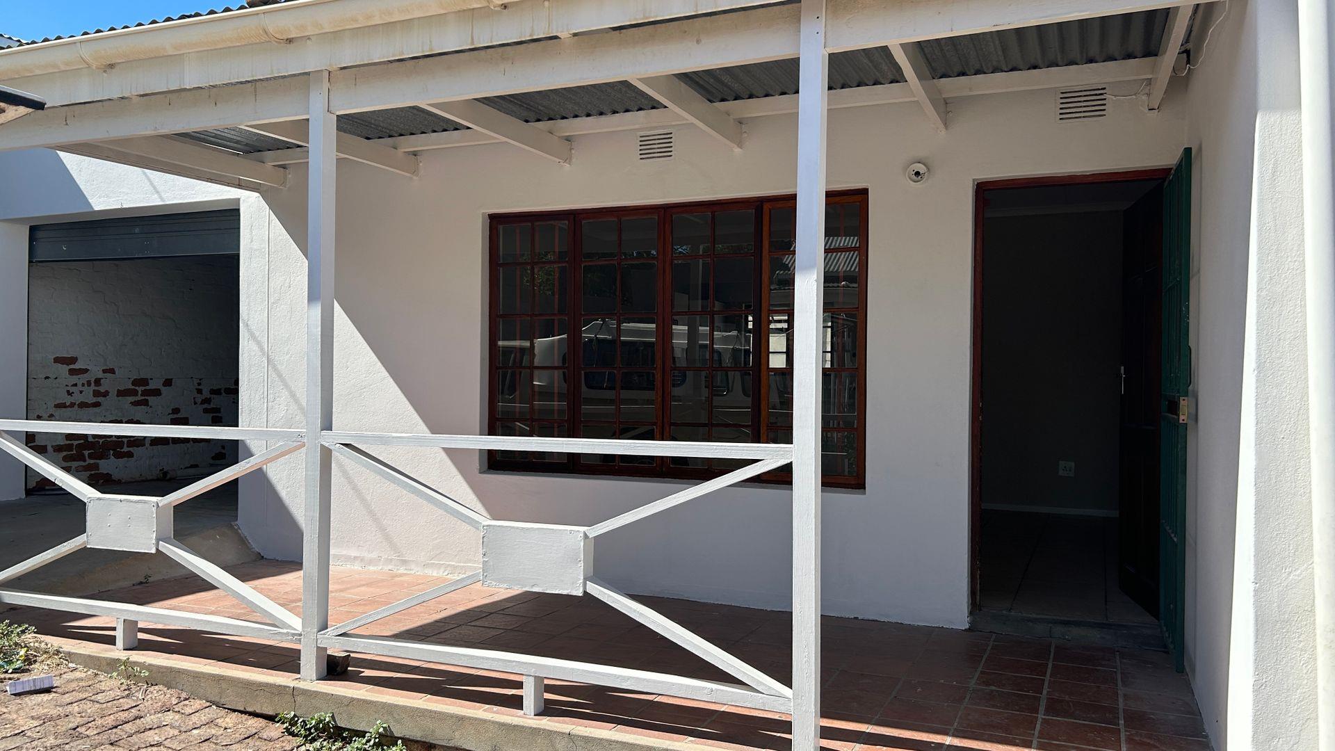 2 Bedroom Apartment / flat for sale in Oudtshoorn North P24113719814