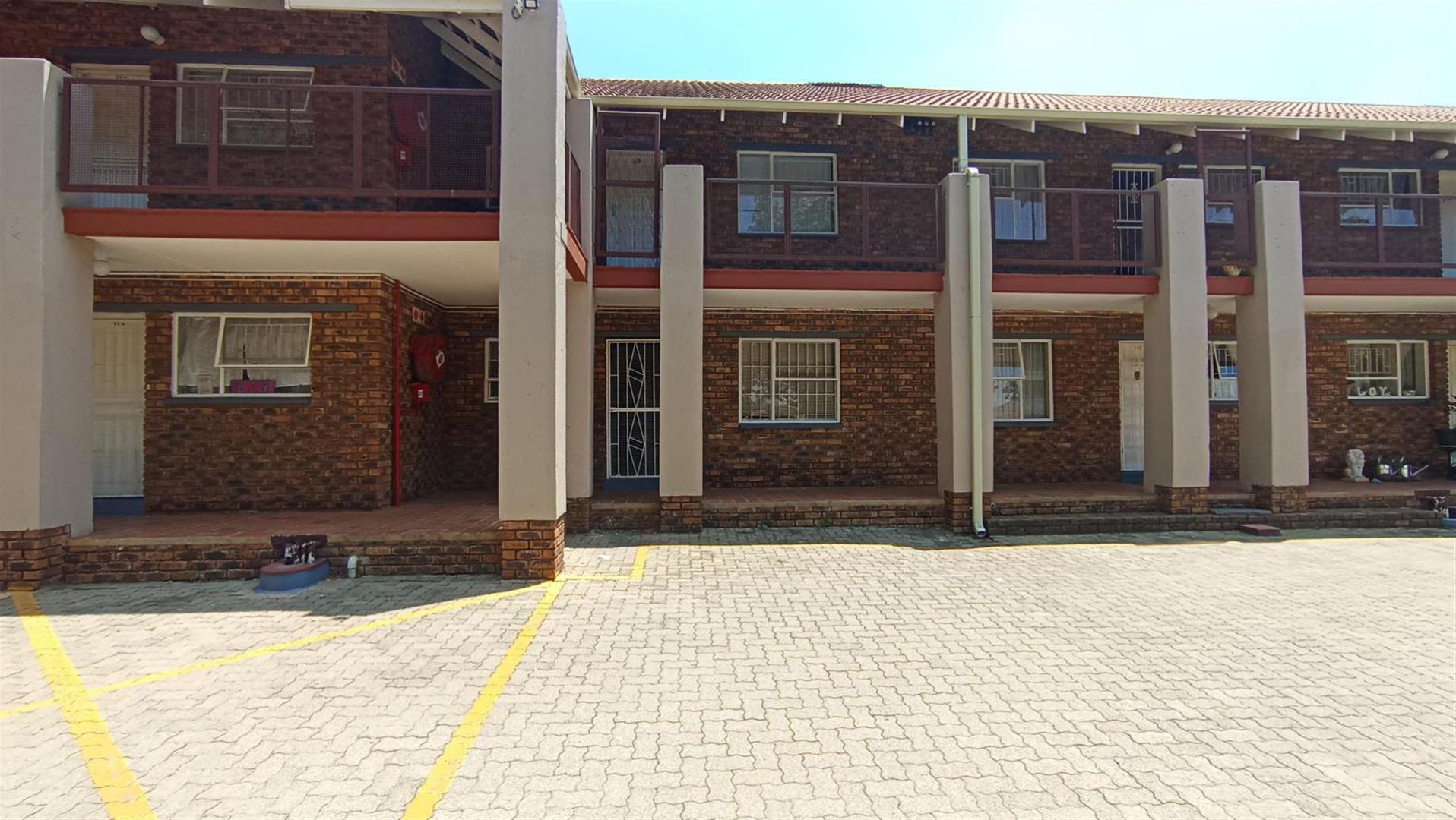 2 Bedroom Townhouse for sale in Ravenswood P24113721339