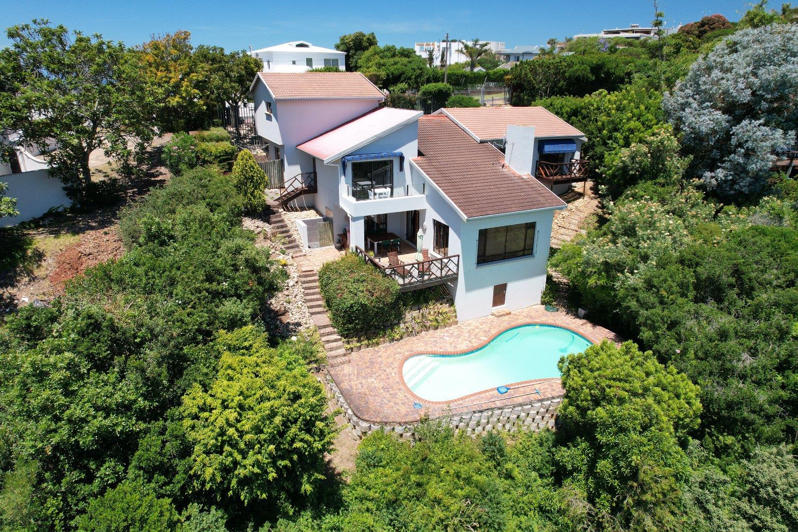 4 Bedroom House for sale in Plettenberg Bay Central P24113721664