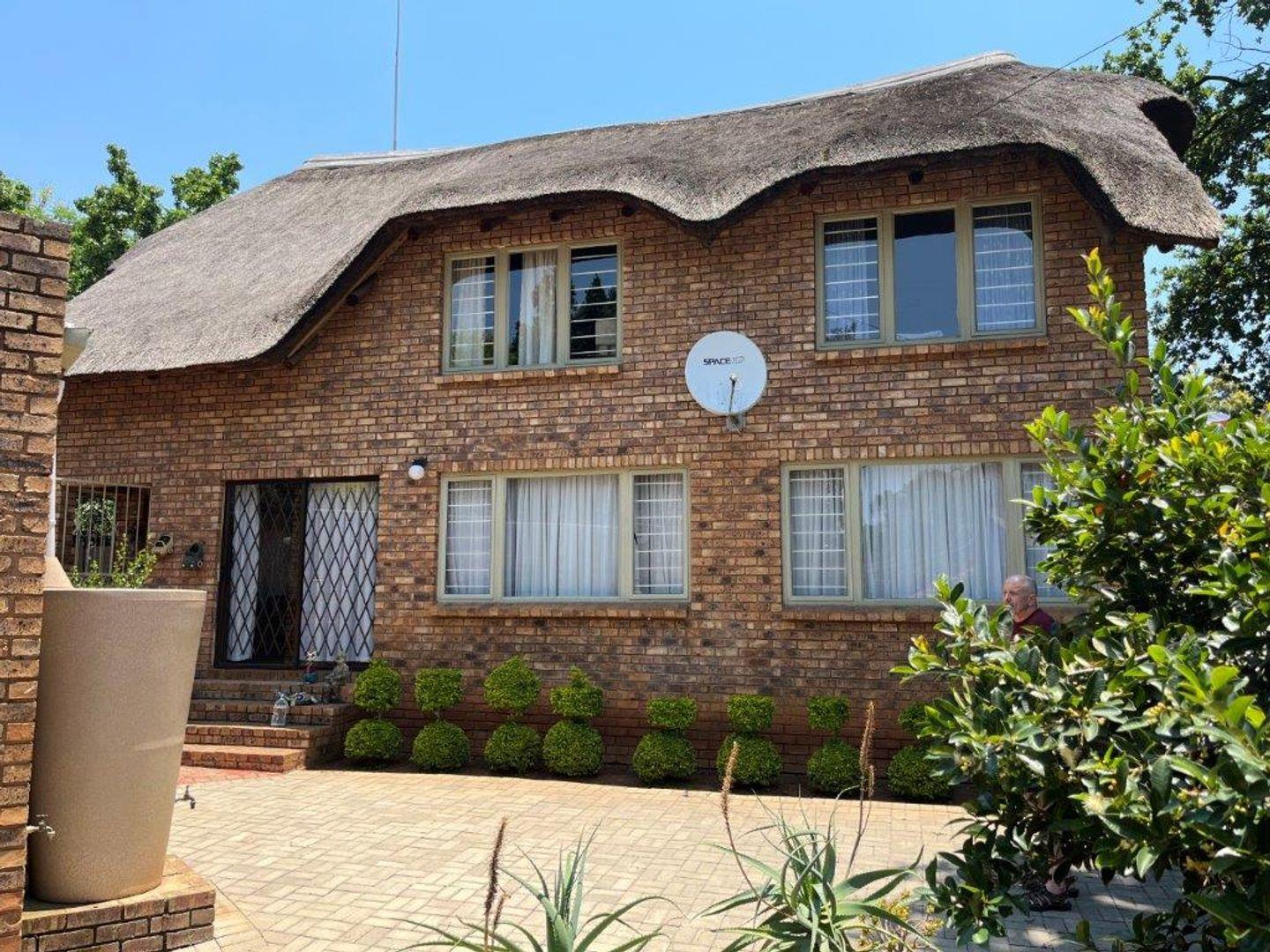 4 Bedroom House for sale in Moreleta Park P24113722122