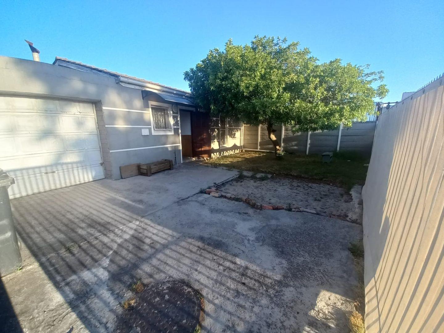 2 Bedroom House for sale in Westridge P24113722216