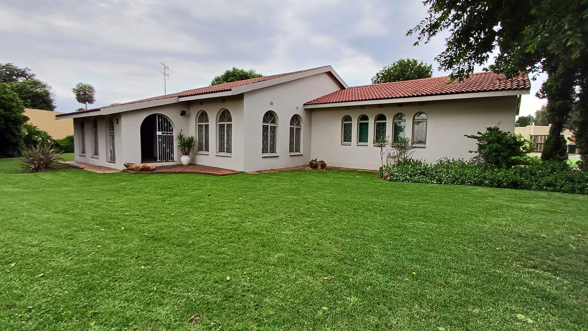 4 Bedroom House for sale in Petersfield P24113722242