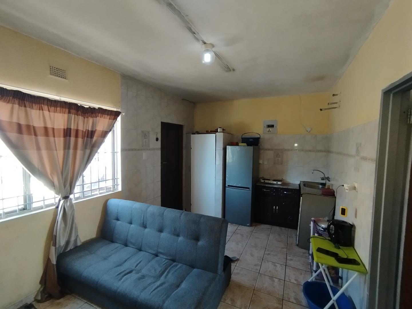 1 Bedroom Apartment / flat for sale in Montclair P24113723266