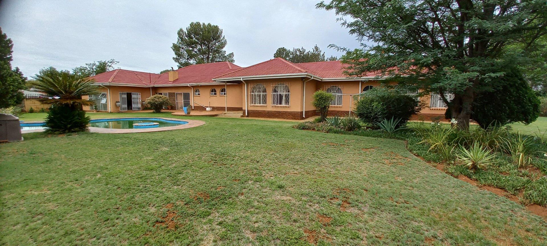 House for sale in Carletonville Central P24113723272