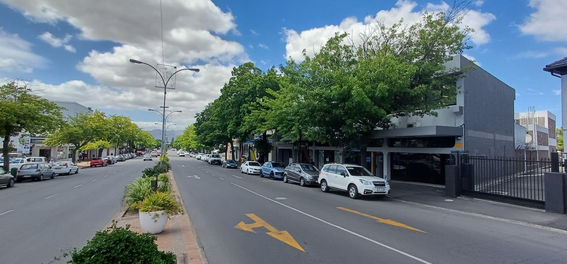 Commercial property to rent in Somerset West Central P24113723649