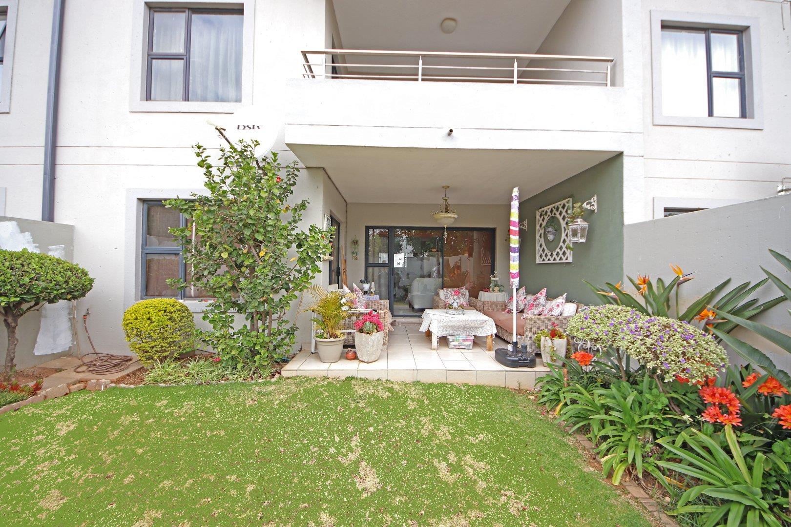 2 Bedroom Townhouse for sale in Hurlyvale P24113723730