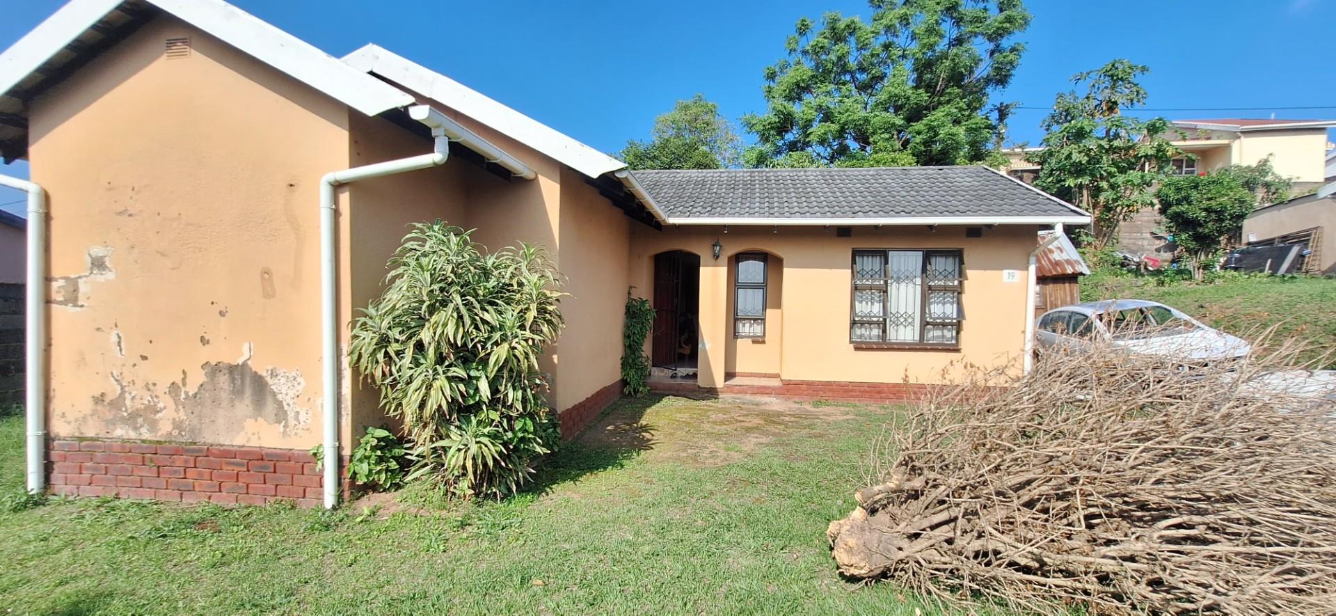 3 Bedroom House for sale in Umlazi BB P24113723842