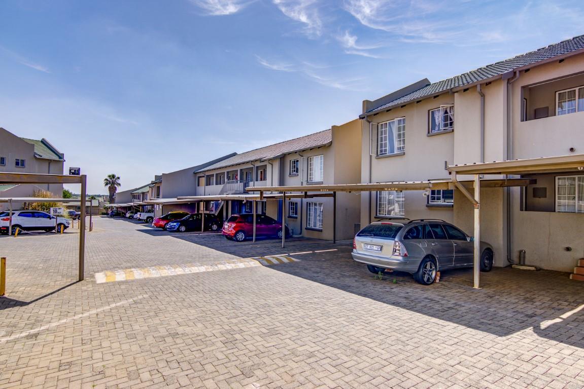 Apartments / flats for sale in Kempton Park Kempton Park Property