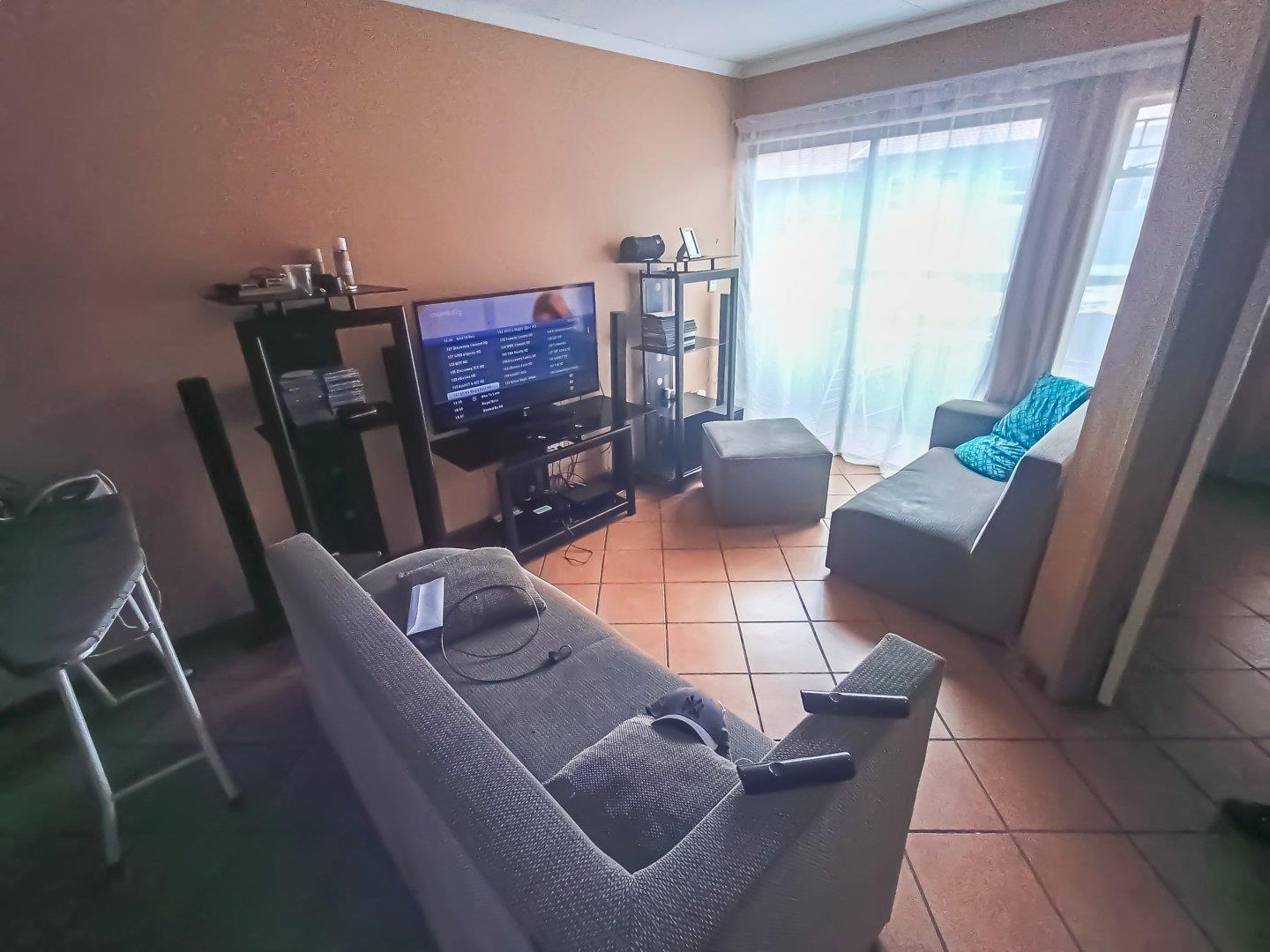 2 Bedroom Apartment / flat for sale in Pollak Park P24113724341