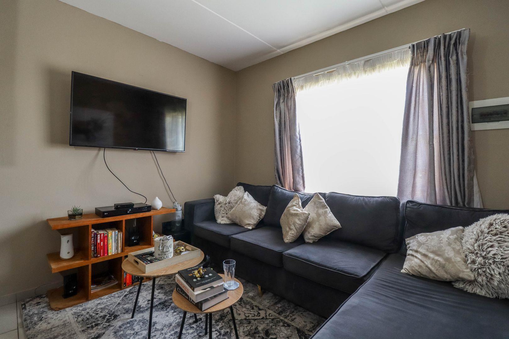 Fleurhof Property Property and houses to rent in Fleurhof