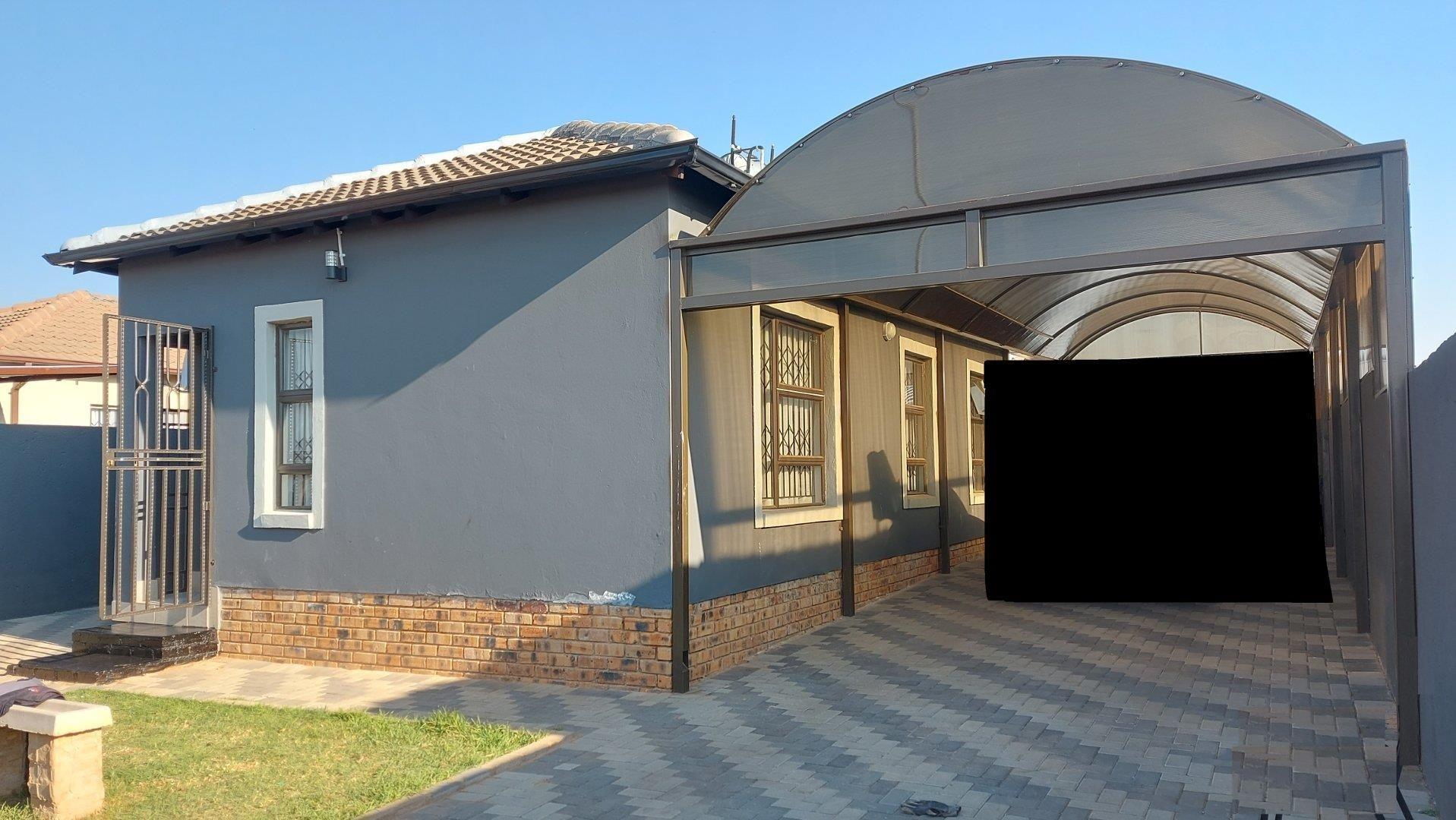 3 Bedroom House for sale in Crystal Park P24112833405