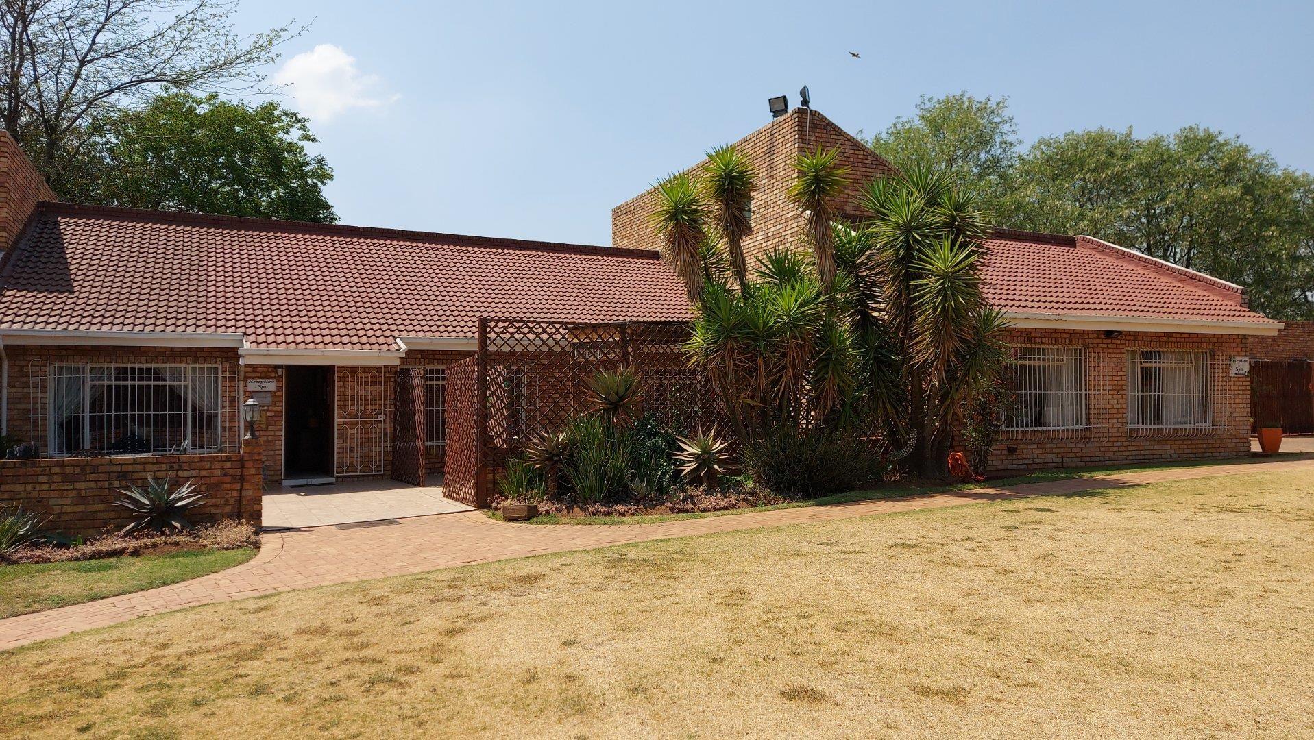 Farm for sale in Benoni Small Farms P24113351335