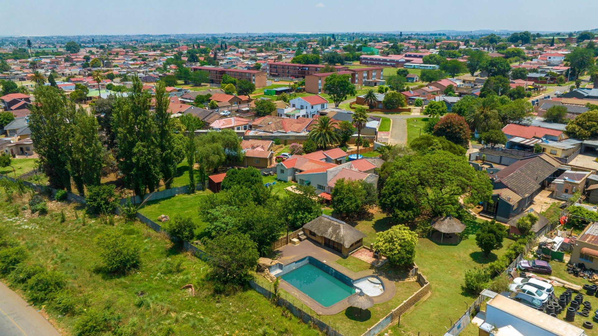 3 Bedroom House for sale in Eldorado Park P24113728576