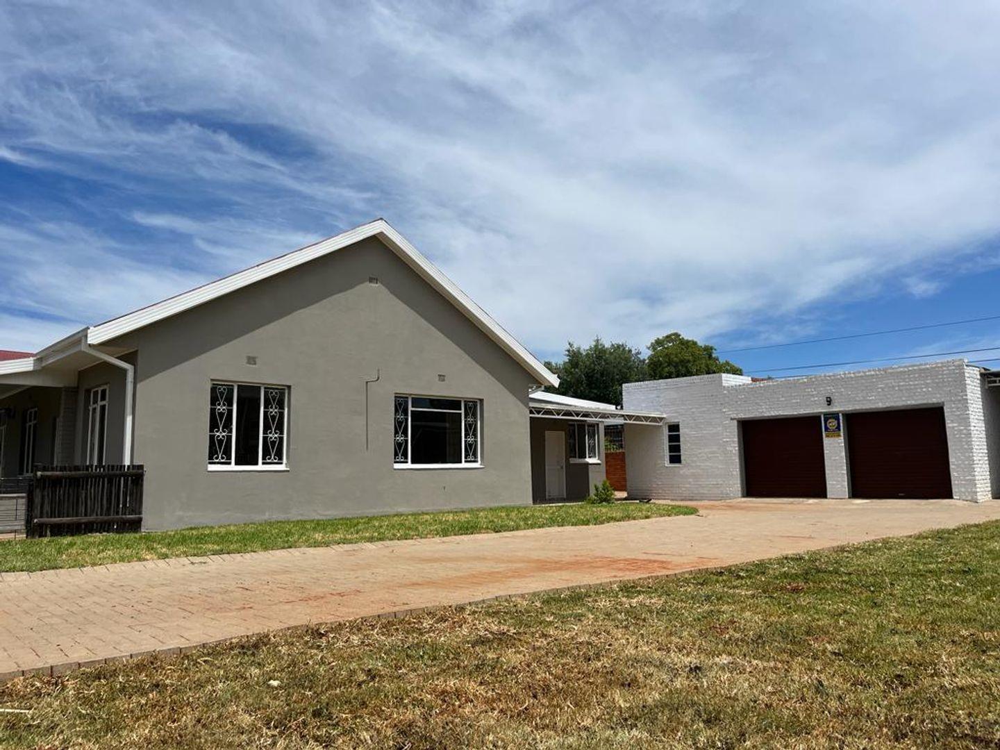 5 Bedroom House for sale in Herlear P24113729151