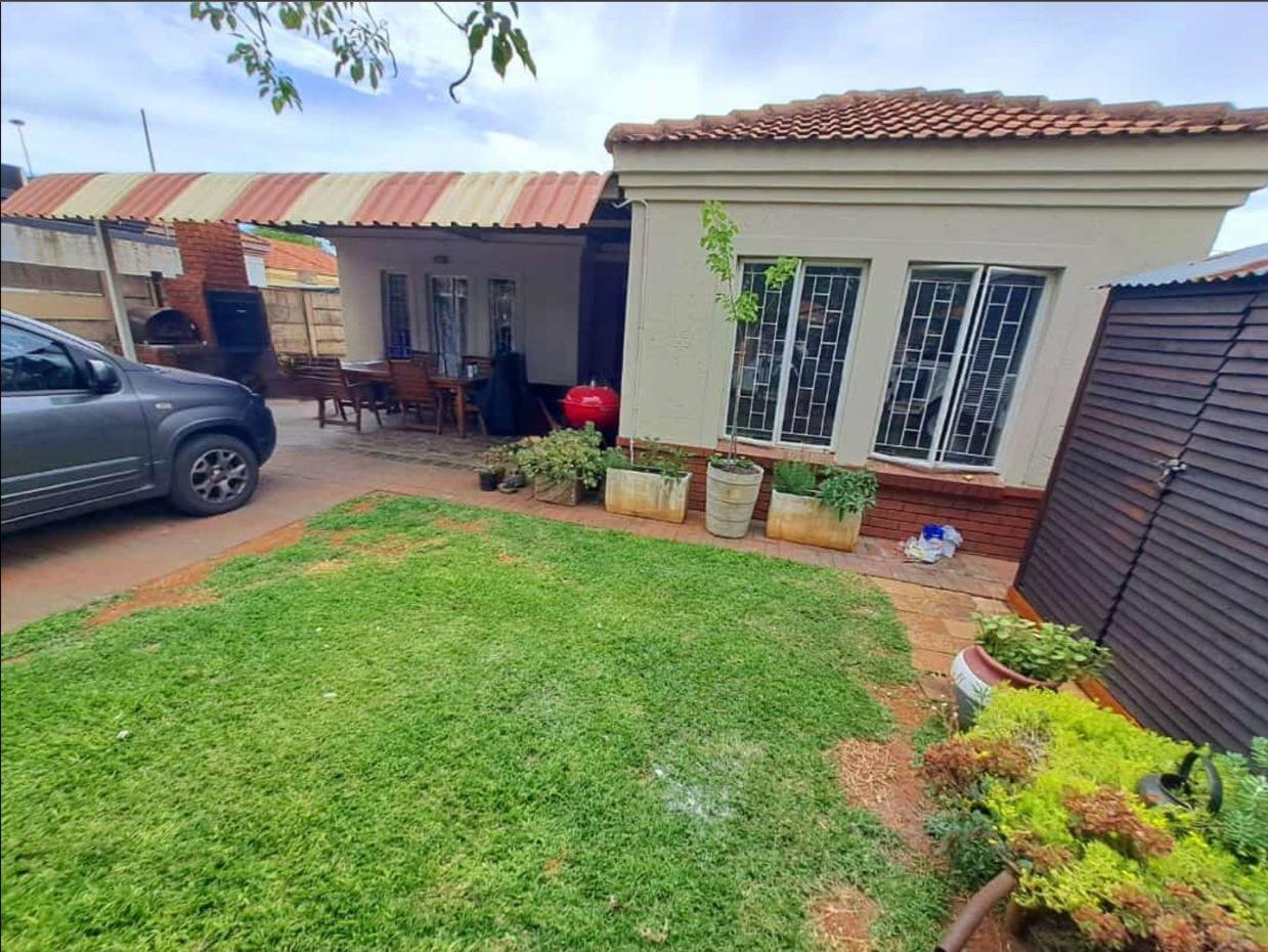 3 Bedroom House for sale in Mayville P24113729696