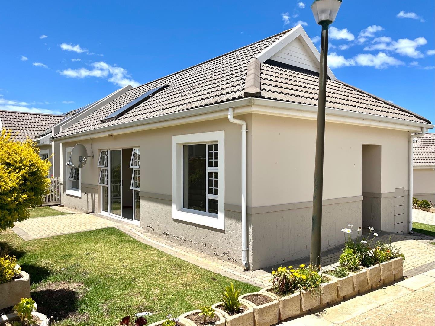 2 Bedroom House for sale in Heiderand 13 Fynbos Heights P24112788336