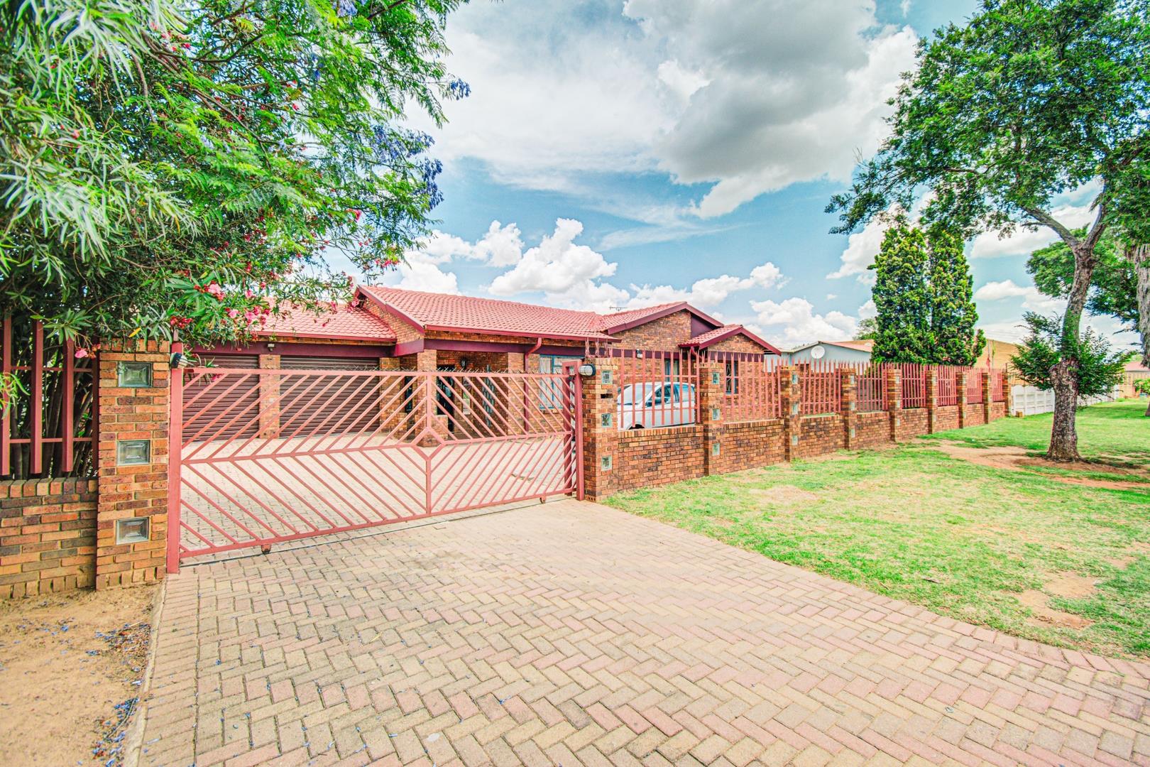 Mackenzie Park Property Property and houses for sale in Mackenzie