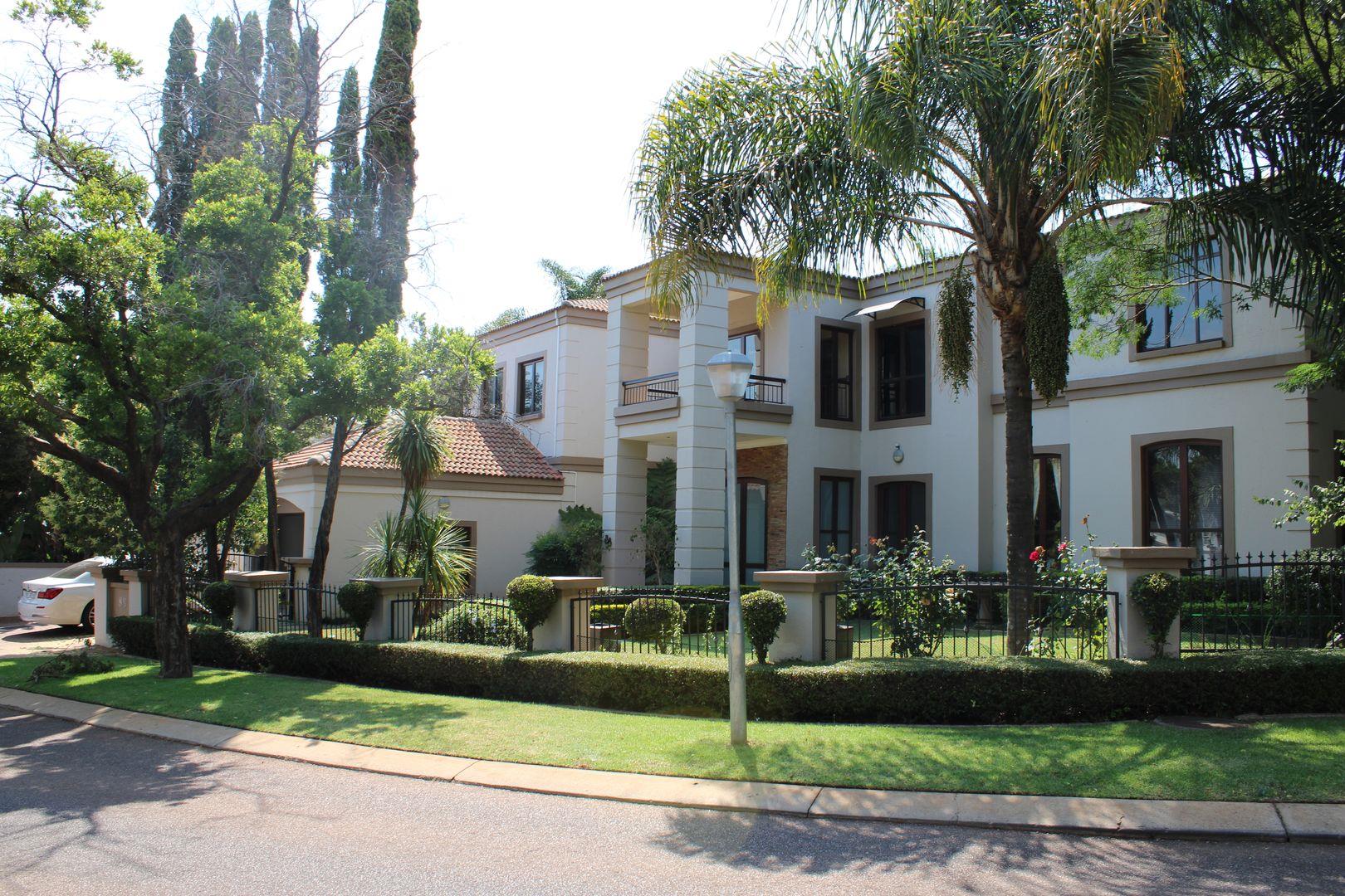 6 Bedroom House for sale in Woodhill Golf Estate 88 Glendower P24