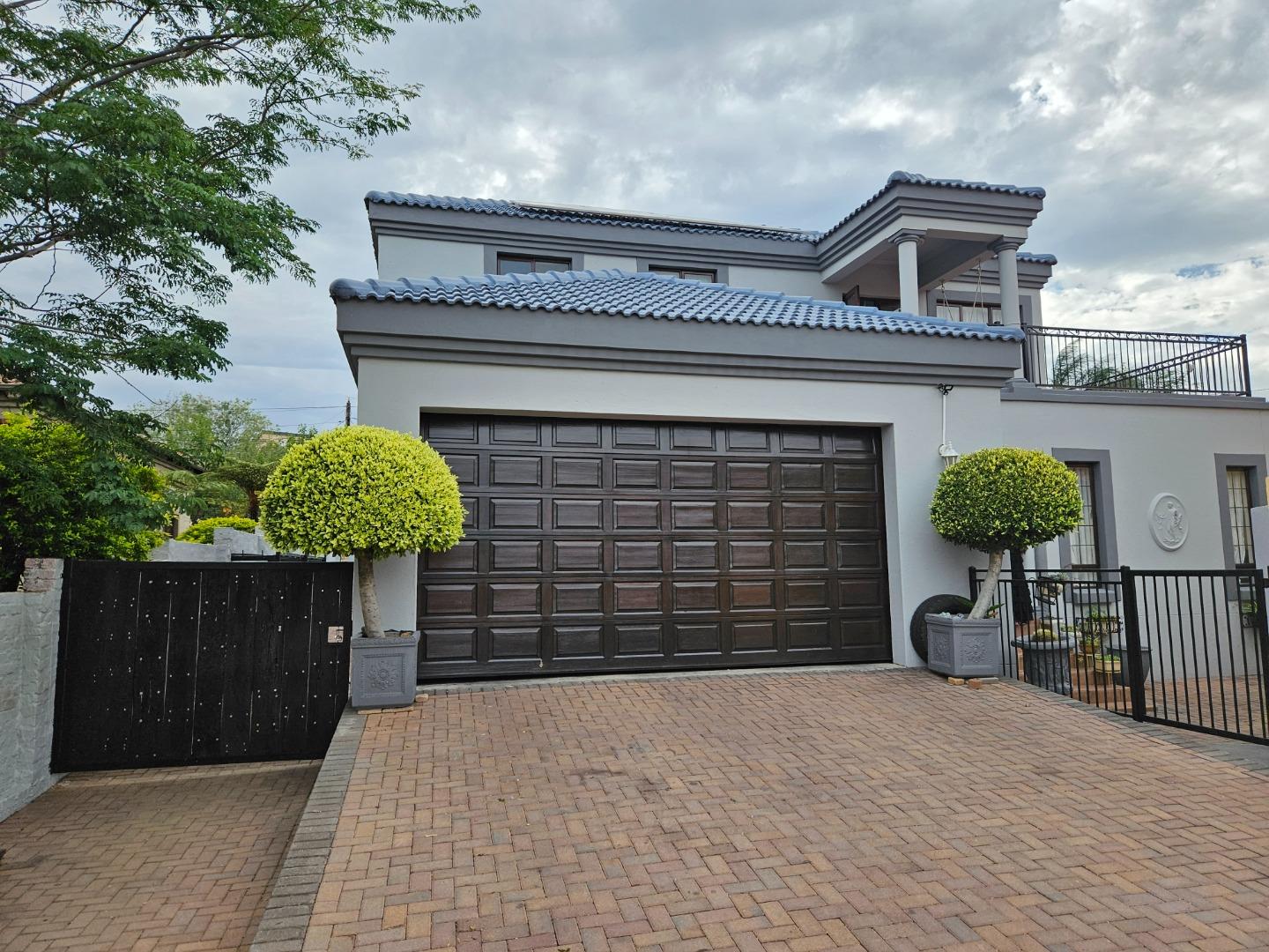 4 Bedroom House for sale in Moreleta Park P24113733007