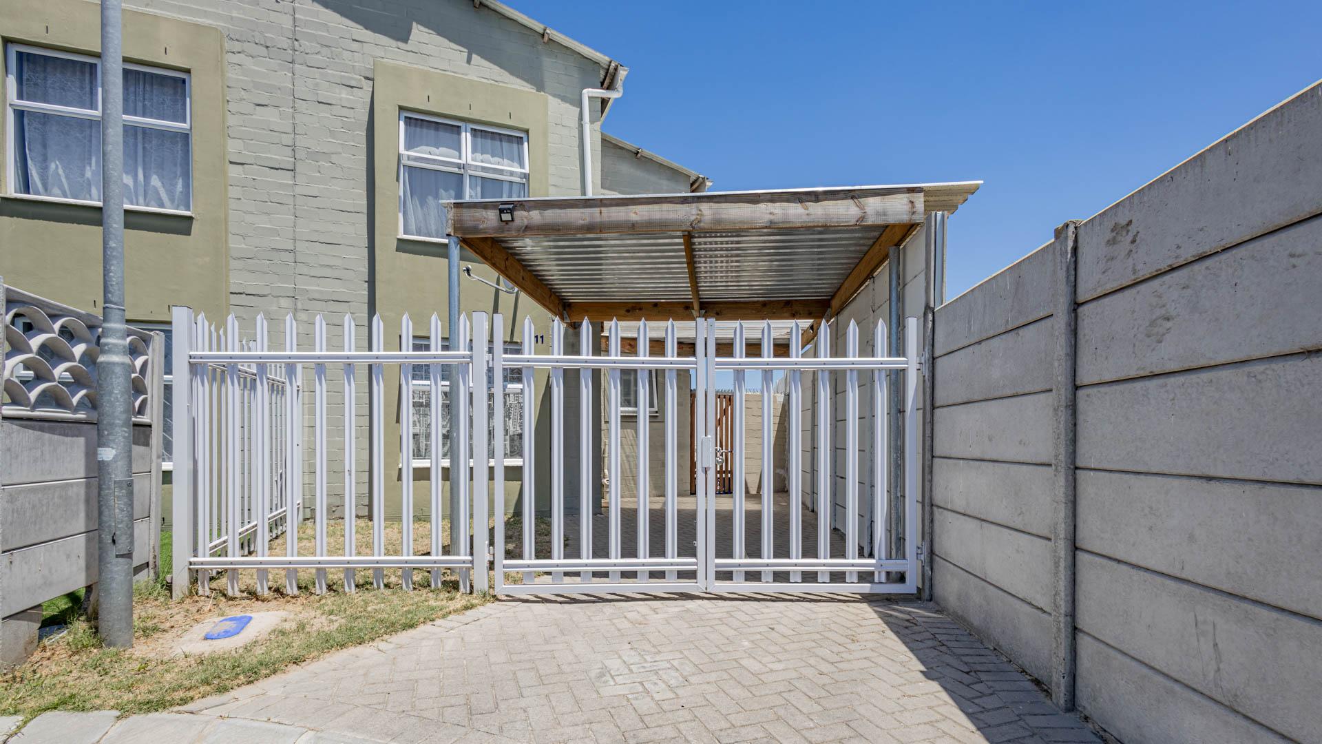 Sunset Glen Property Property and houses for sale in Sunset Glen