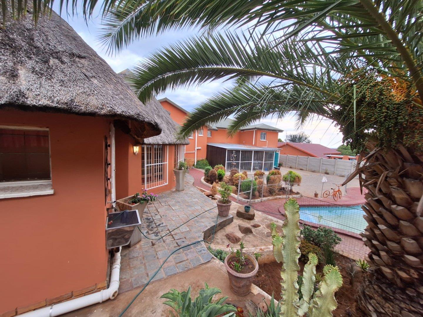 4 Bedroom House for sale in Fleurdal P24113734965