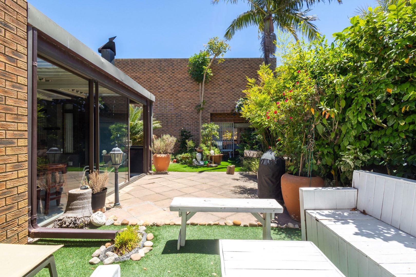 4 Bedroom House for sale in Welgemoed P24113735462