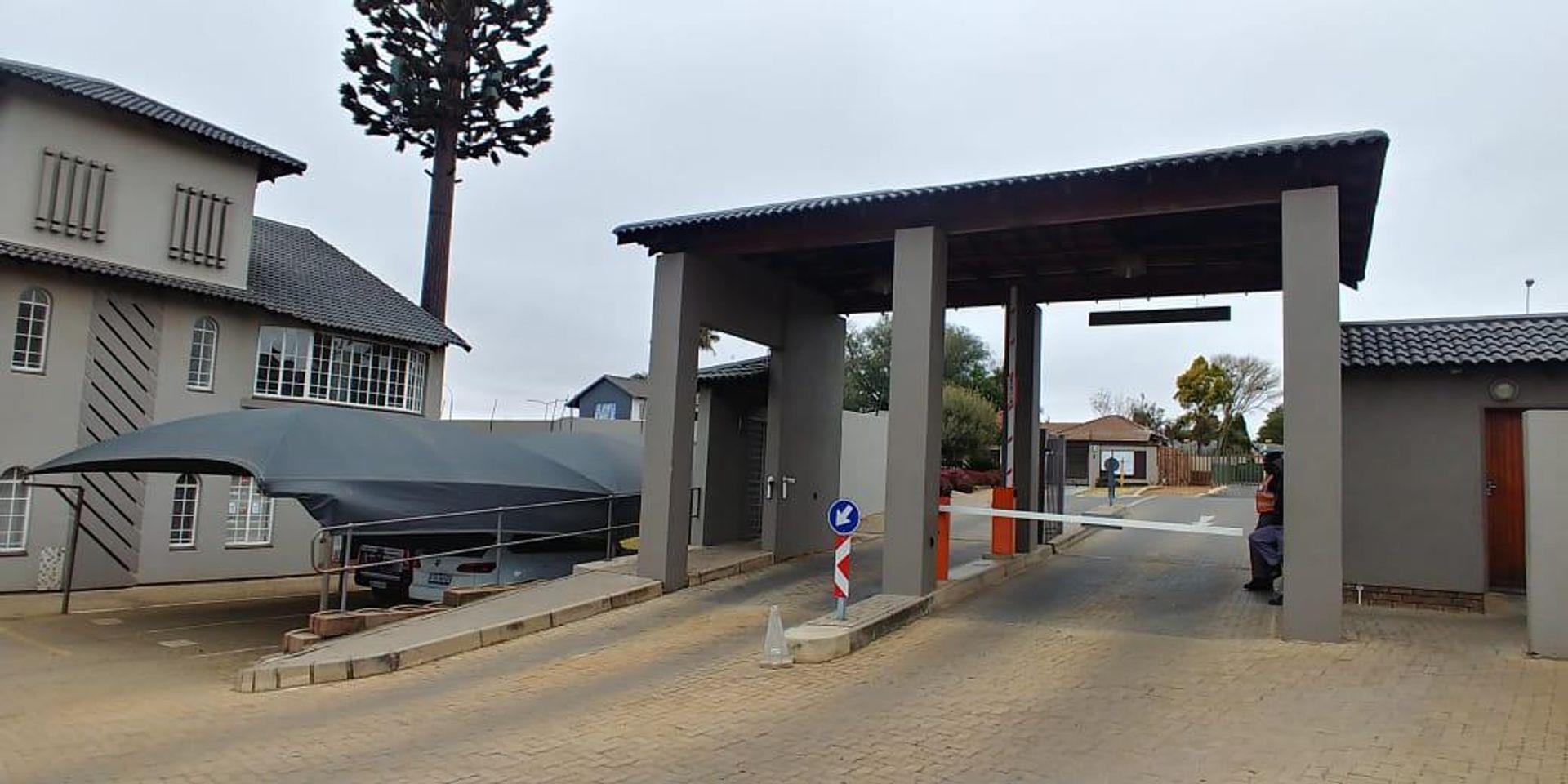 Commercial property to rent in Kempton Park Central 42 Villa Valencia