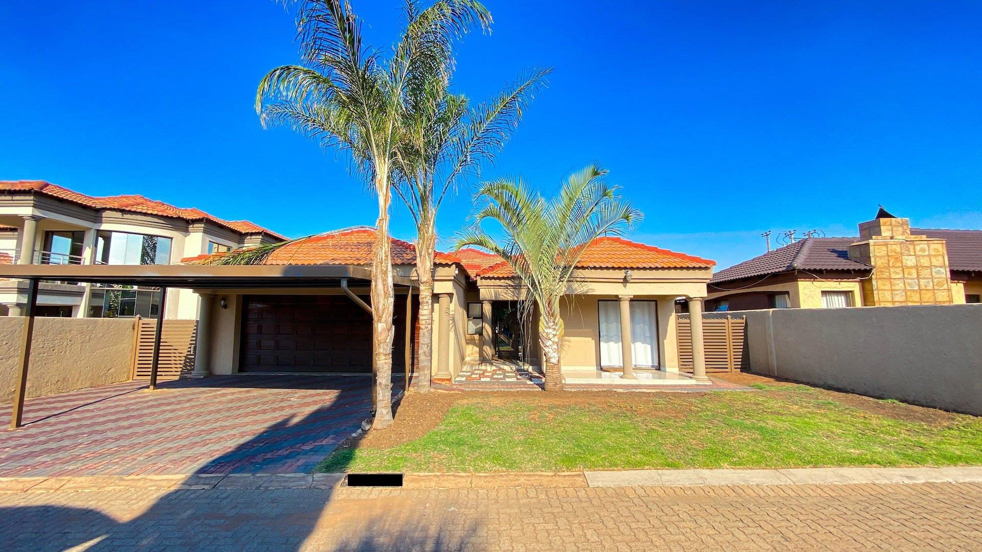 3 Bedroom House for sale in Heatherview P24113702781