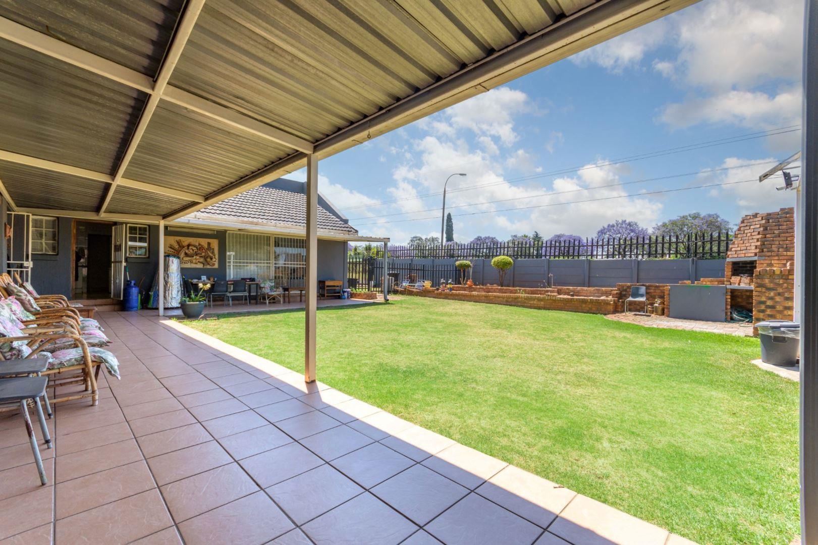 Esther Park Property Houses for sale in Esther Park