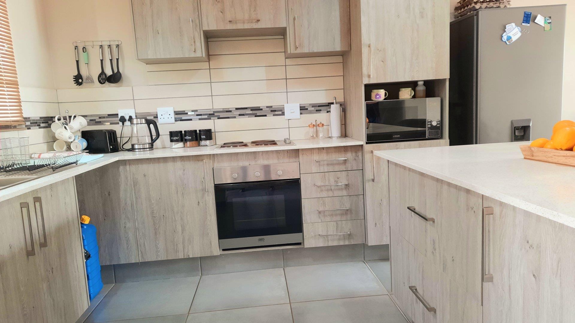 3 Bedroom Townhouse for sale in Waterkloof AH Roan Ridge Security Estate , 5 Palm Street P24