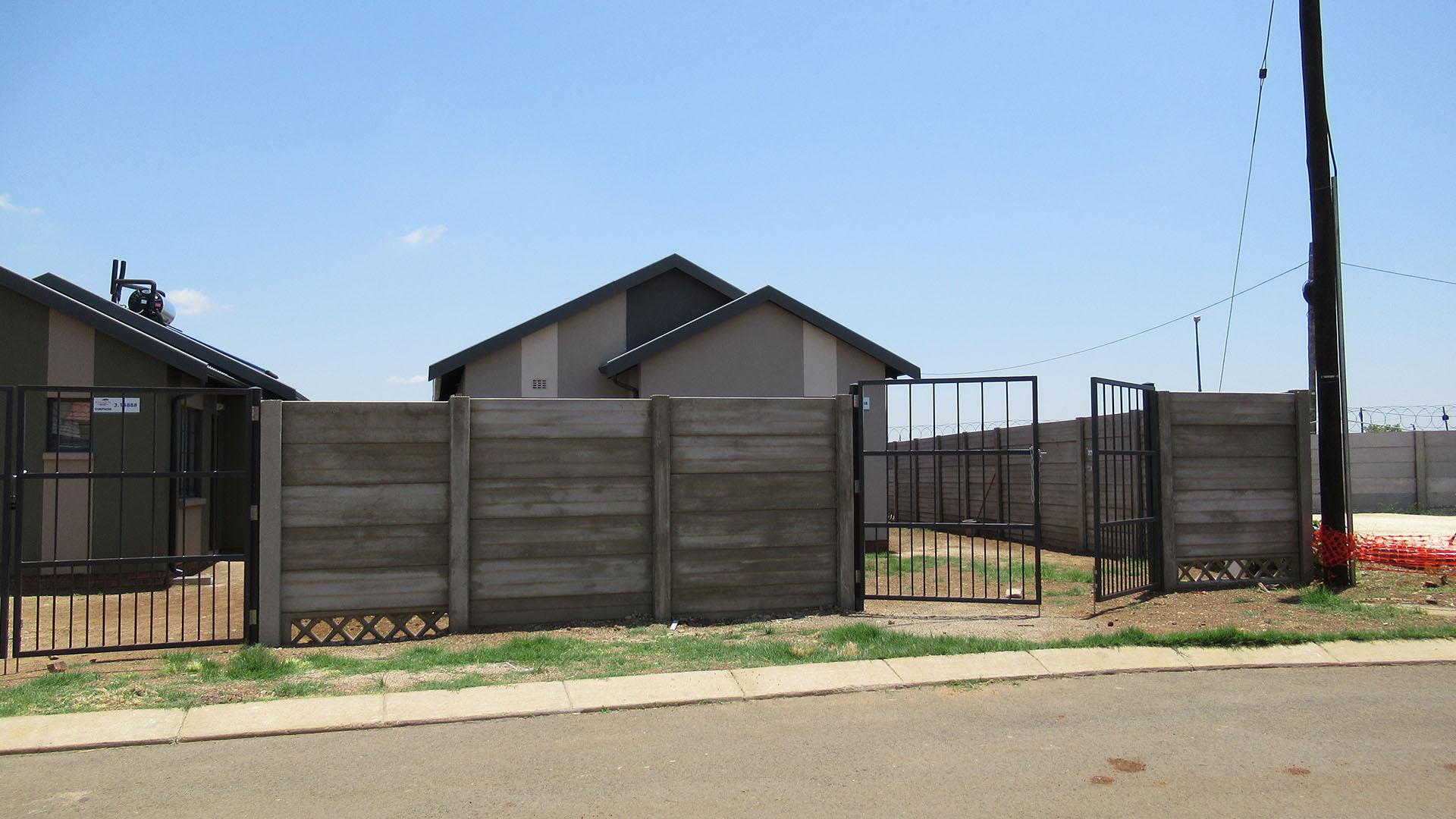 3 Bedroom House for sale in Savanna City P24113742253