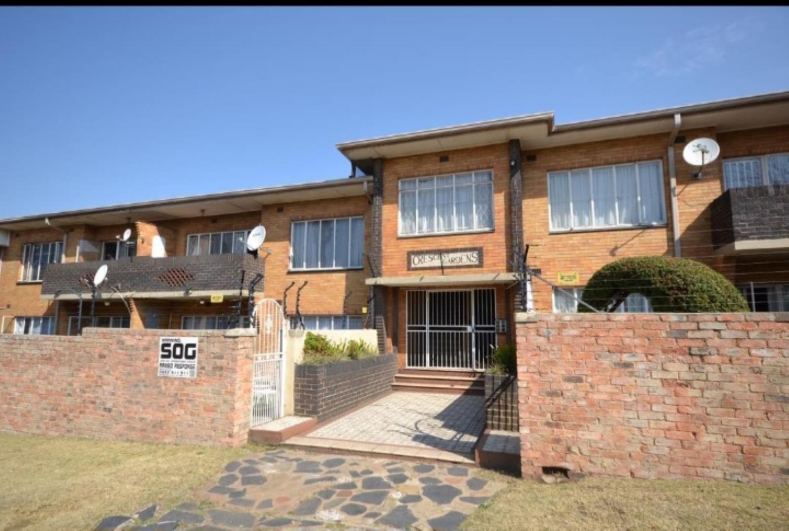 2 Bedroom Apartment / flat for sale in Parkhill Gardens P24113744175