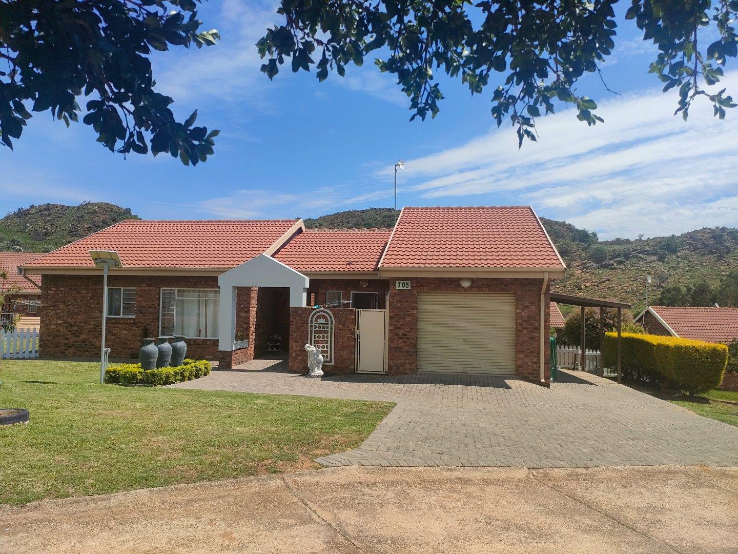 2 Bedroom House for sale in Heidelberg AH J05 Farm Boschoek, Sedaven