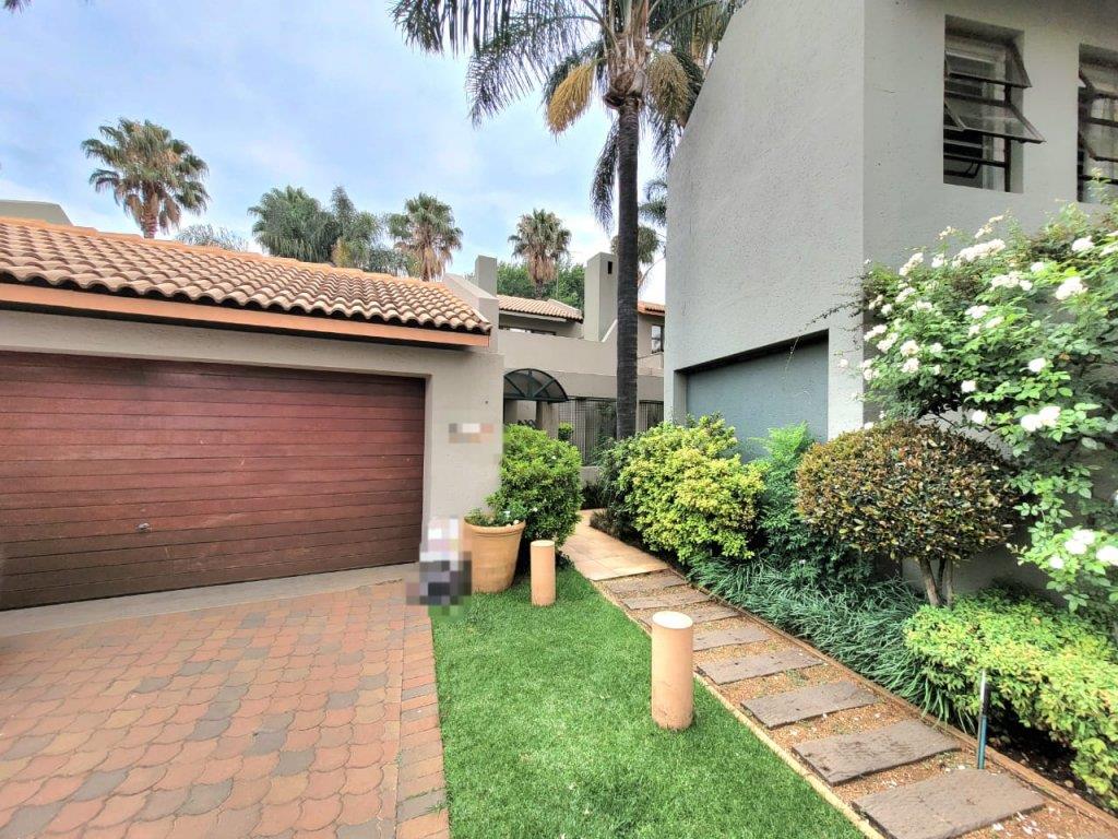 3 Bedroom House for sale in Oriel P24113744849