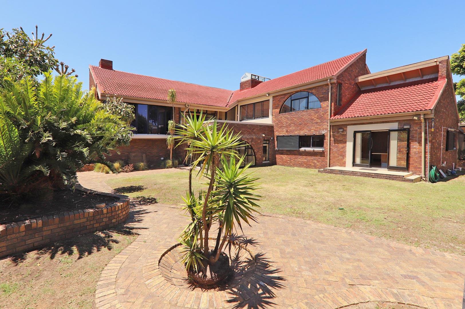 5 Bedroom House for sale in Rylands P24113745183