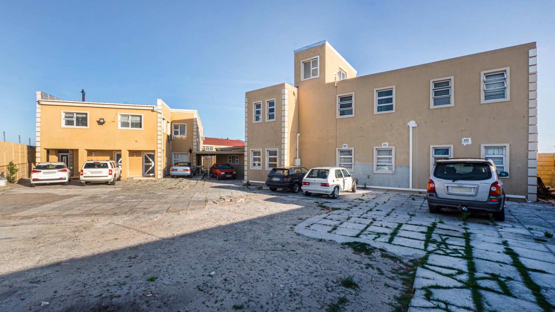 12 Bedroom House for sale in Schaapkraal P24113746170