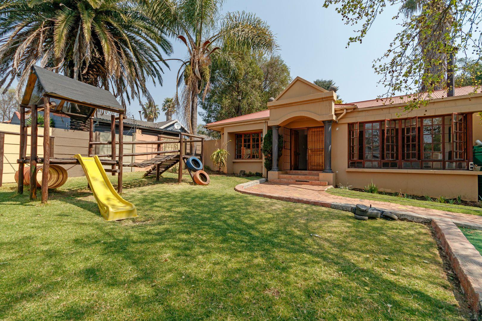 4 Bedroom House to rent in Fontainebleau P24113757127