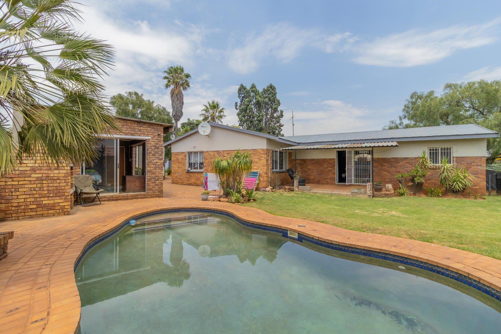 4 Bedroom House for sale in Edelweiss P24113747435