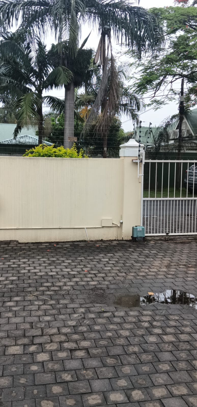 3 Bedroom Apartment / flat for sale in Mount P24113748047