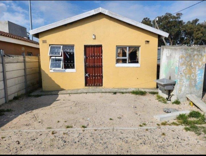 2 Bedroom House for sale in Mfuleni P24113748149