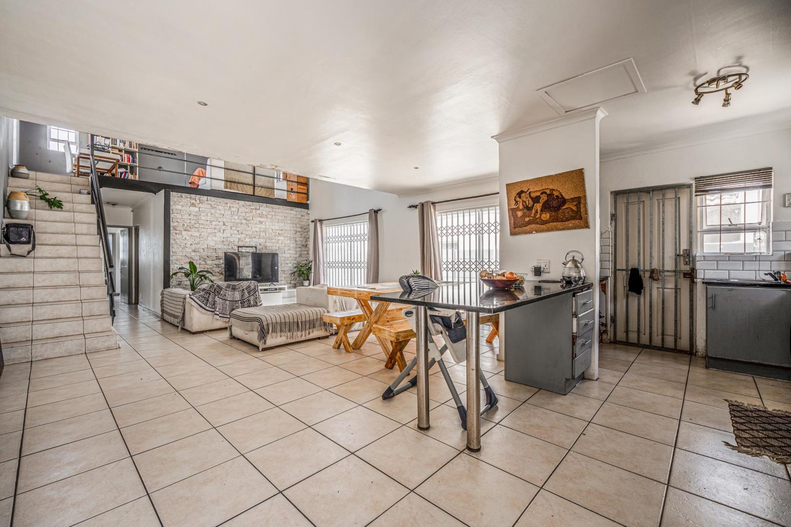 2 Bedroom House for sale in Capricorn P24113748894