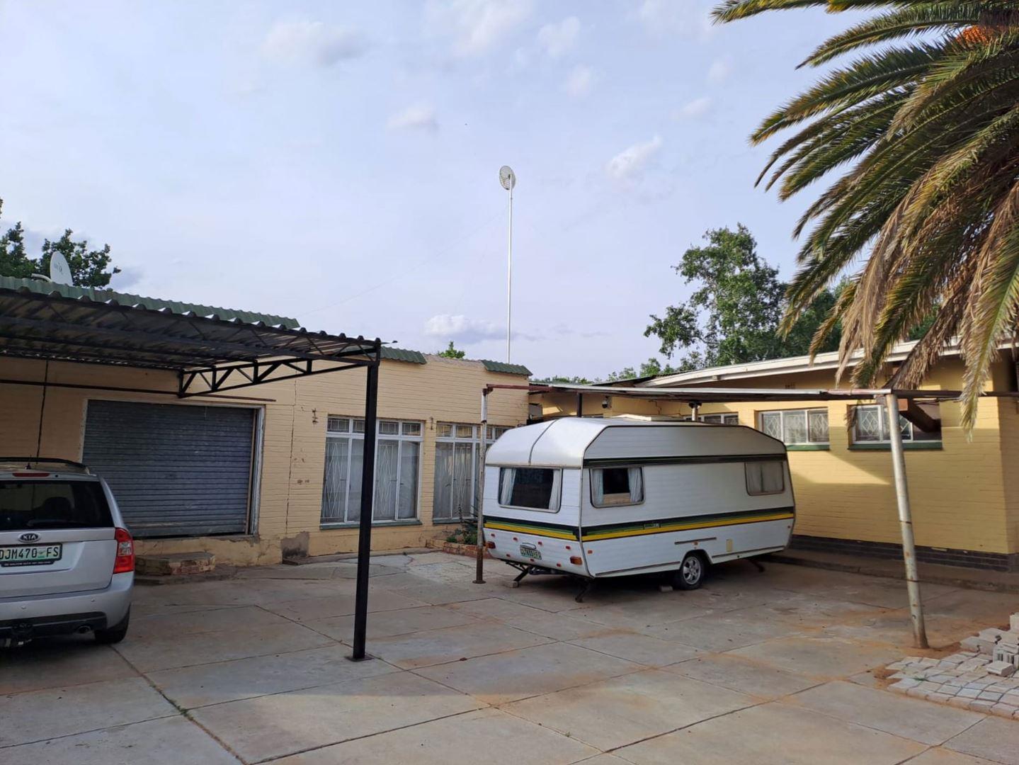 4 Bedroom House for sale in Odendaalsrus P24113749388