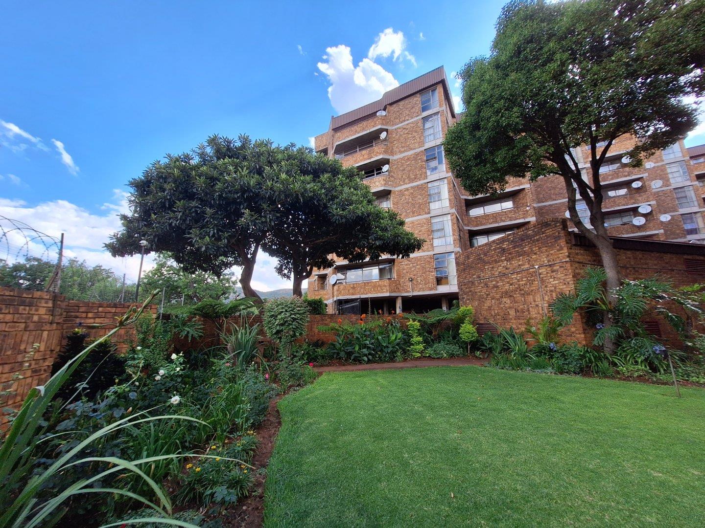 2 Bedroom Apartment / flat for sale in Pretoria North P24113778371